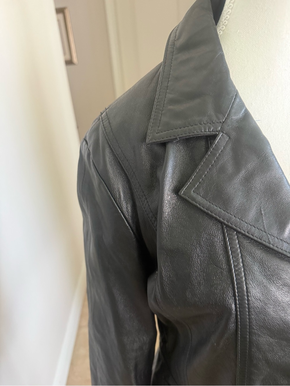 Classic Black Leather Button-Up woman’s Jacket - Picture 3 of 6